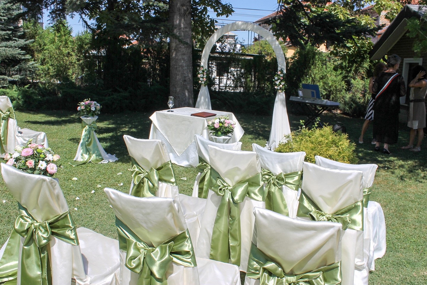 Garden for wedding receptions